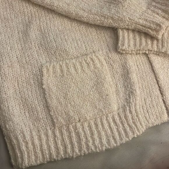 Vintage Cream Knit Sweater from Queen’s Way to Fashion - Picture 4 of 5